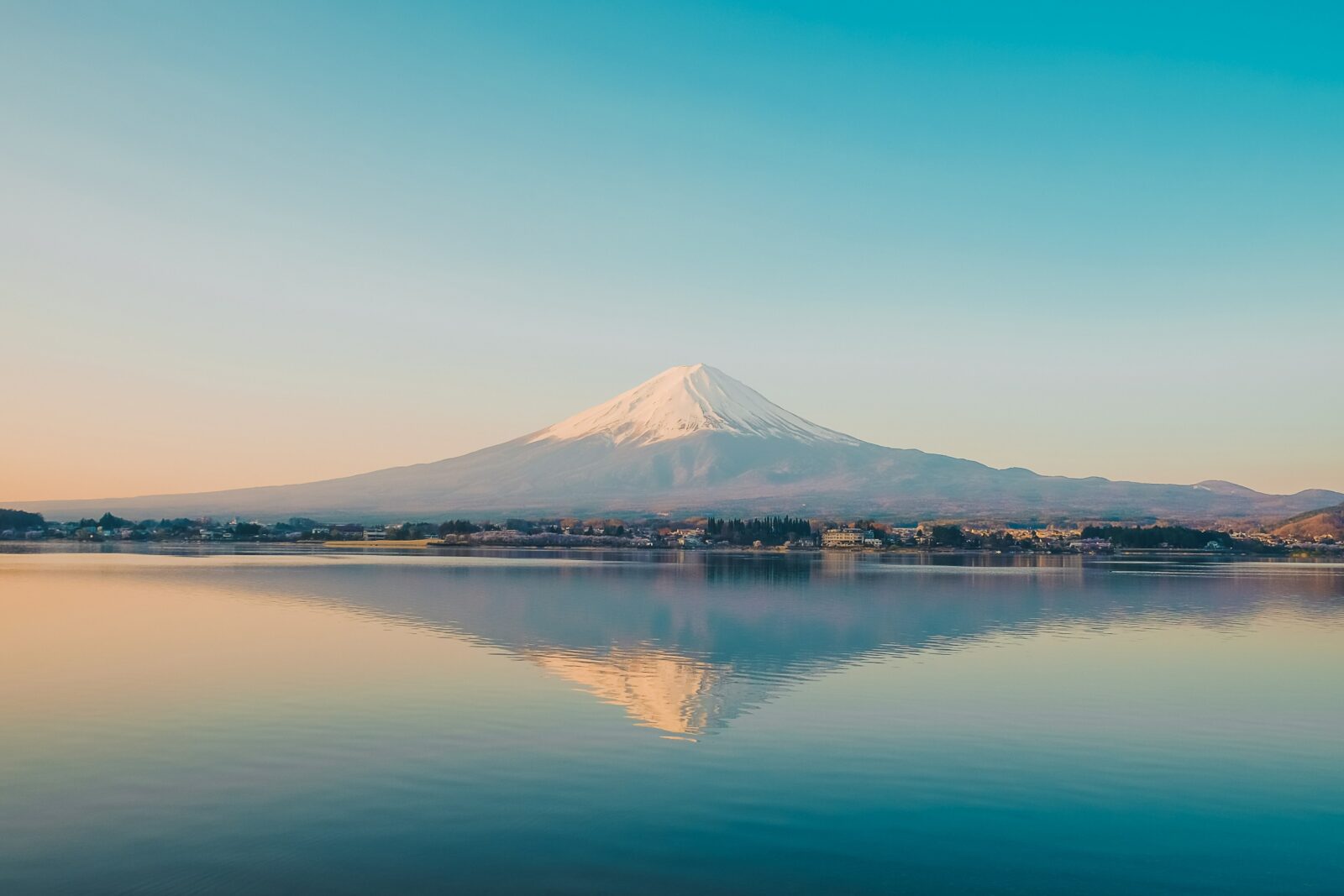 河口湖溫泉讓妳一邊泡湯一邊看富士山