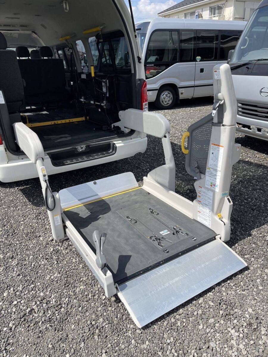 日本無障礙旅遊福祉車包車(輪椅可直接推入車內)