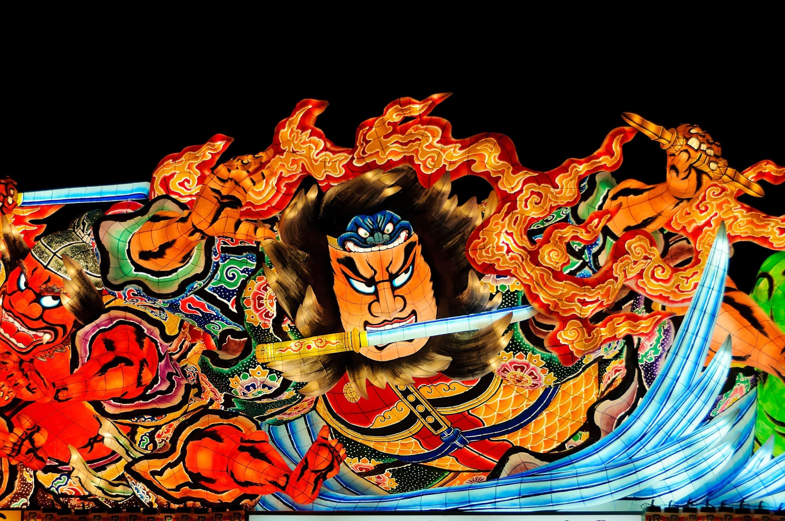 青森睡魔祭巨大花燈山車巡行