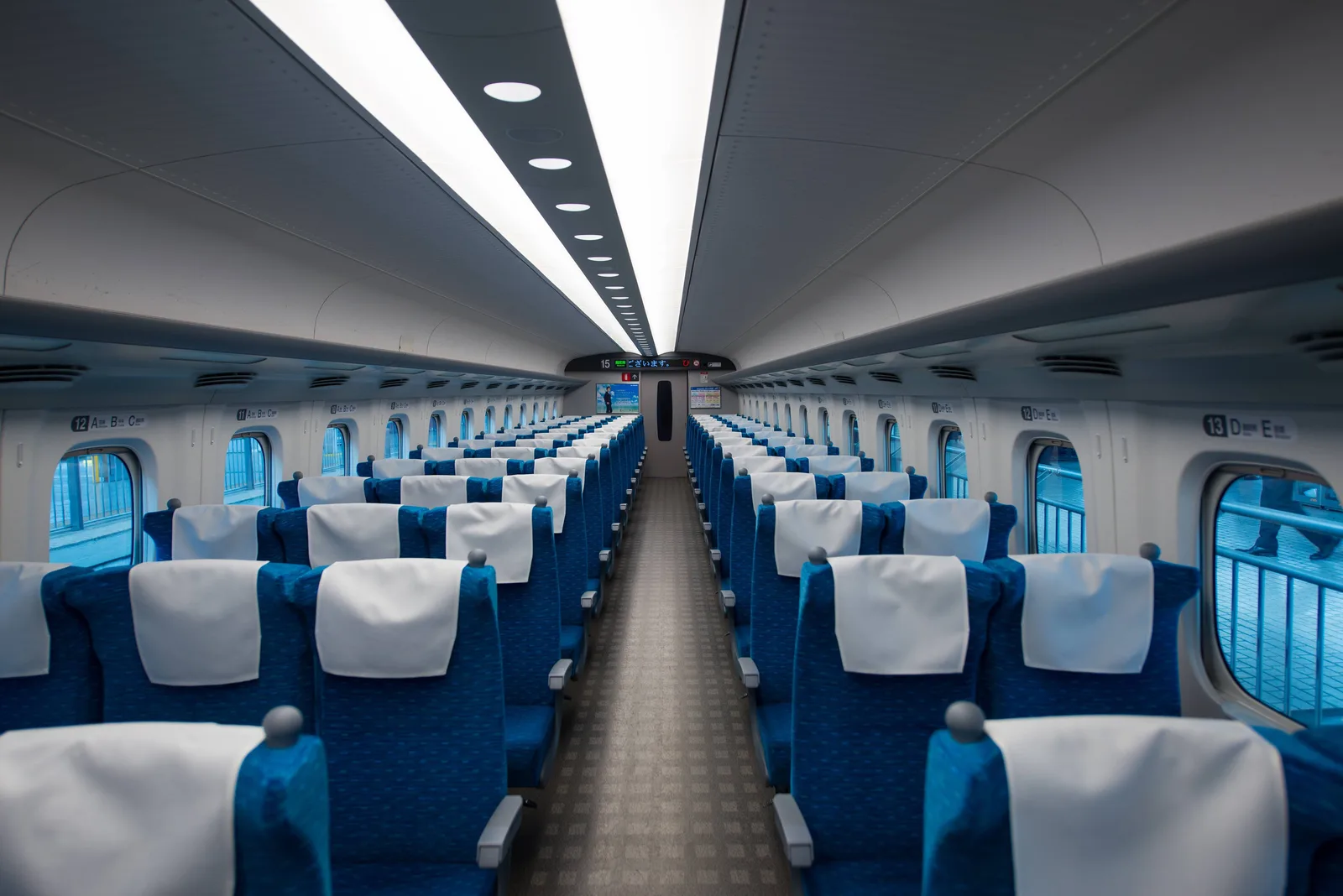新幹線普通車指定席車廂座位