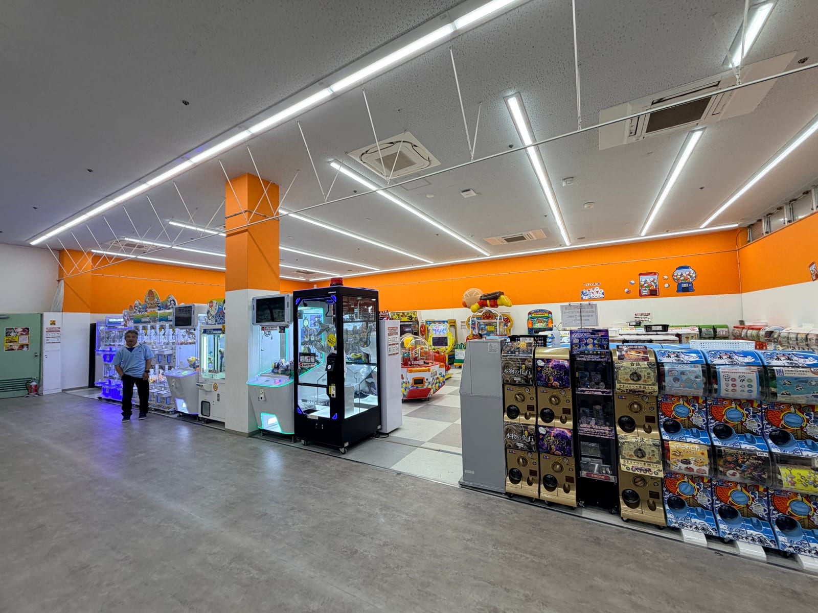 Toretore 市場出口附近購物與服務區