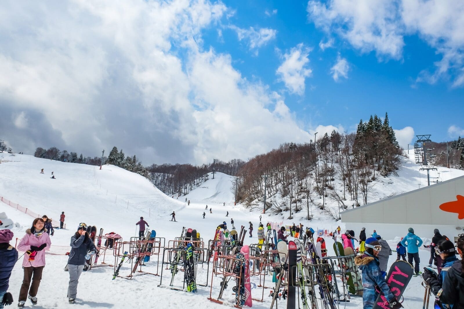 長野白馬村滑雪場冬日雪景