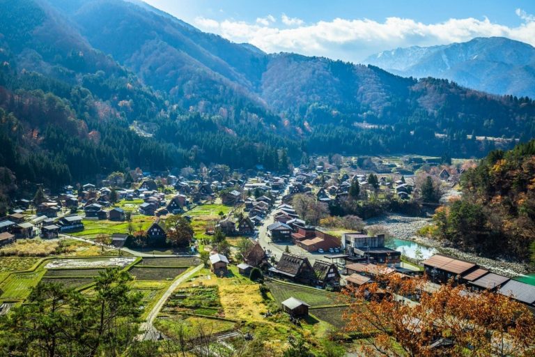 中部：白川鄉合掌村