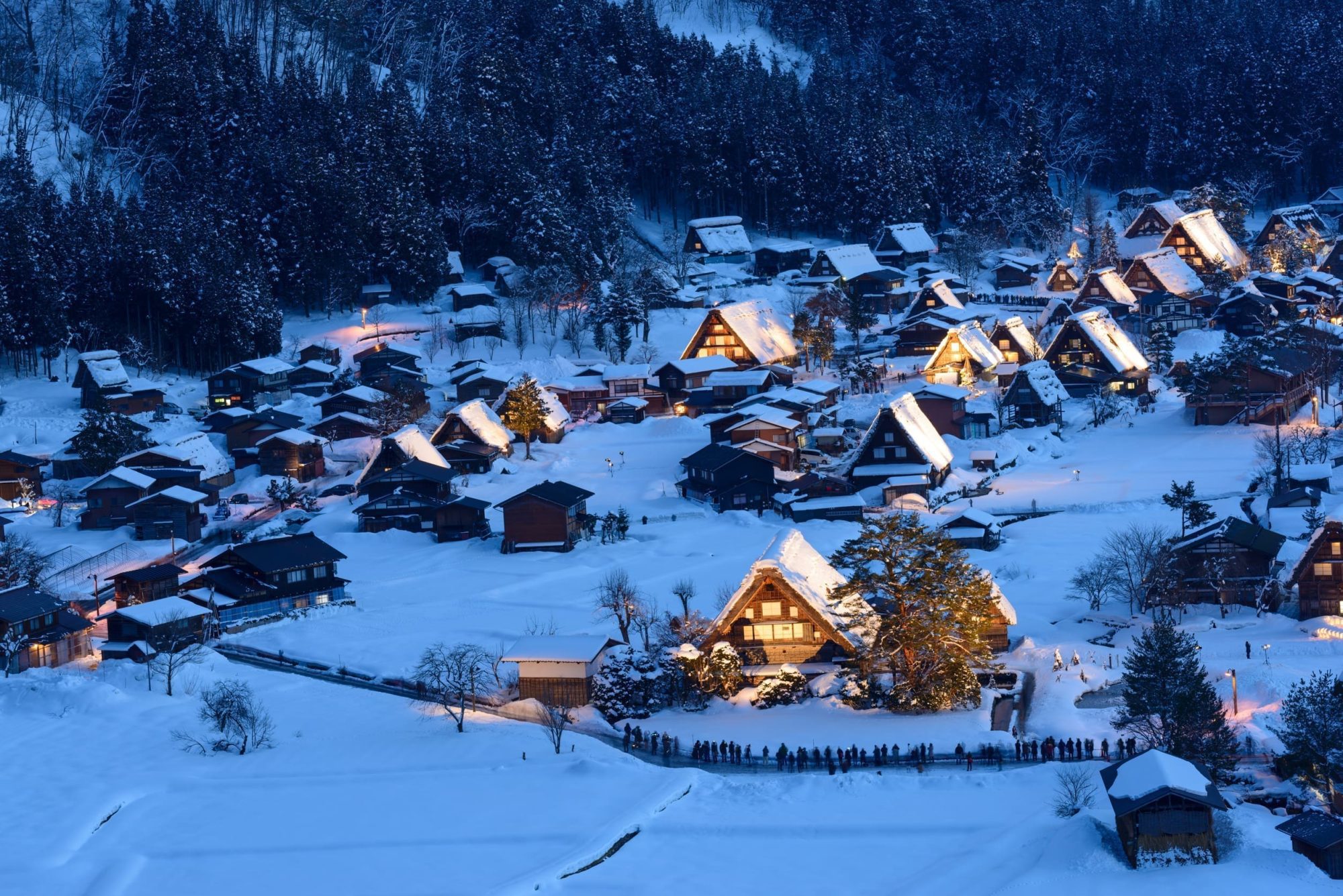 日本冬季雪山與積雪景色