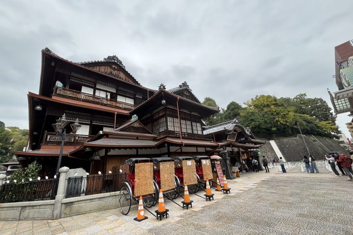 道後溫泉本館攻略|票價、營業時間、預約、交通與半日行程