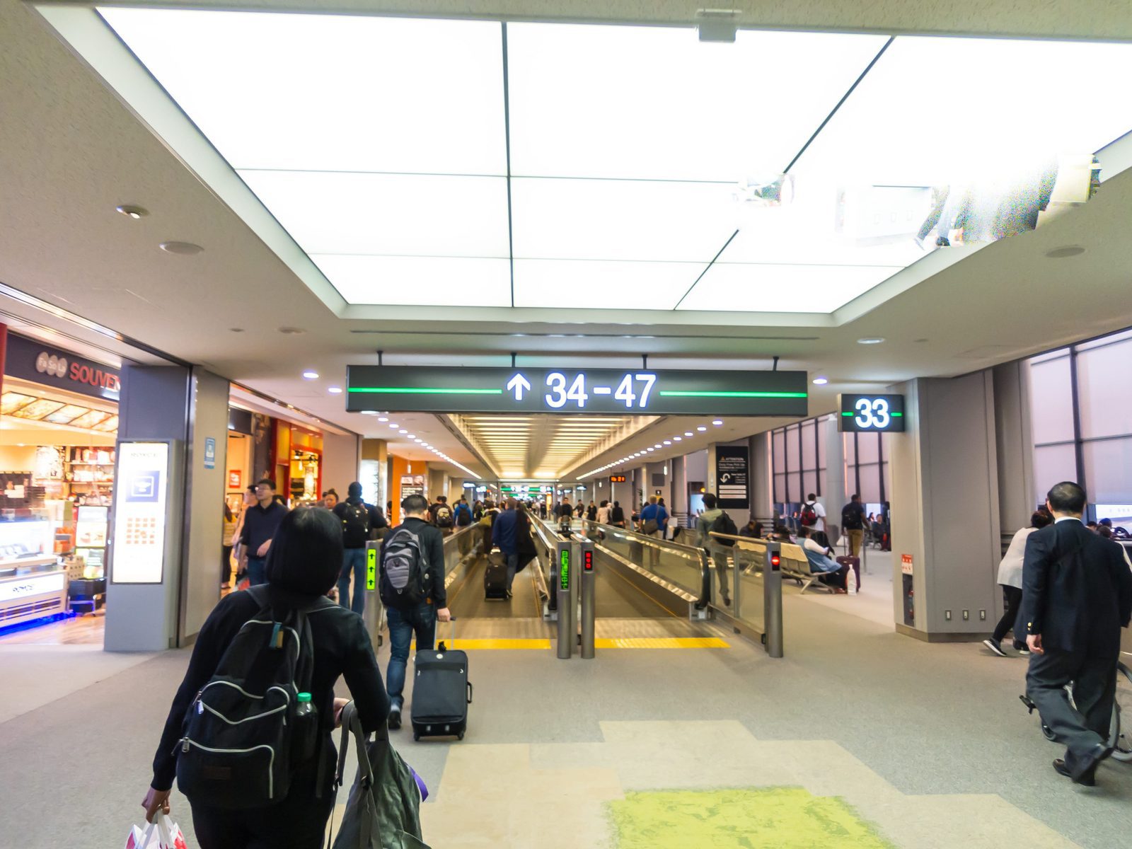 羽田機場航廈內通往登機門的旅客動線