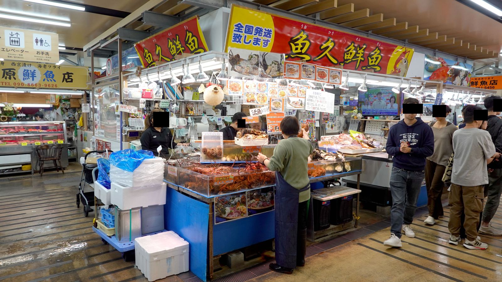 牧志市場海鮮水槽與熱帶魚