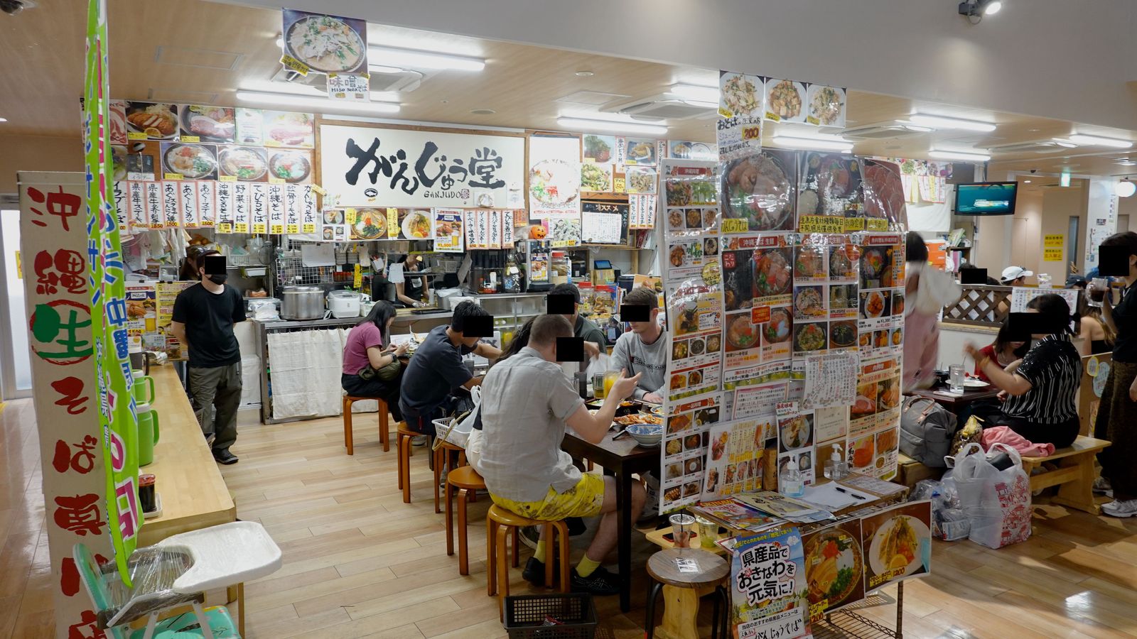 牧志市場二樓食堂用餐區
