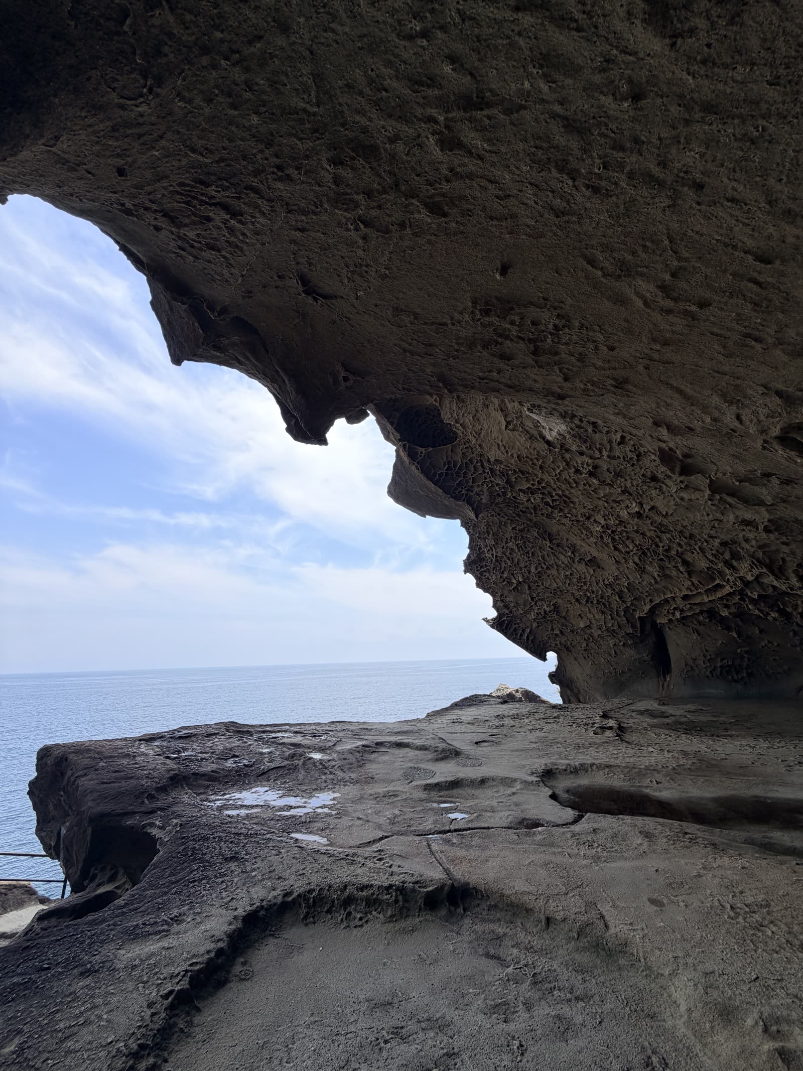 從鬼ヶ城海蝕洞眺望熊野灘