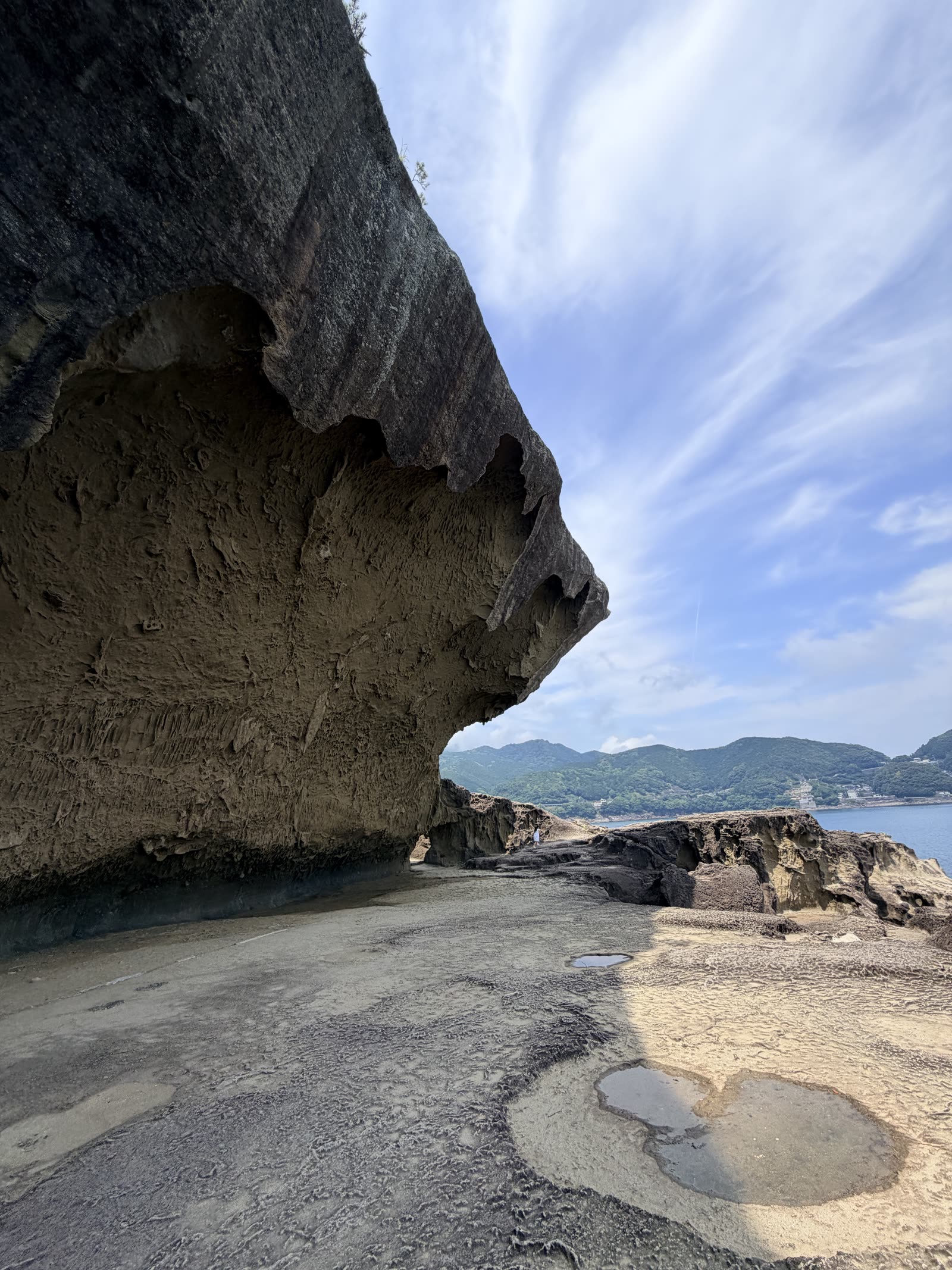 鬼ヶ城千畳敷的大型海蝕洞穴