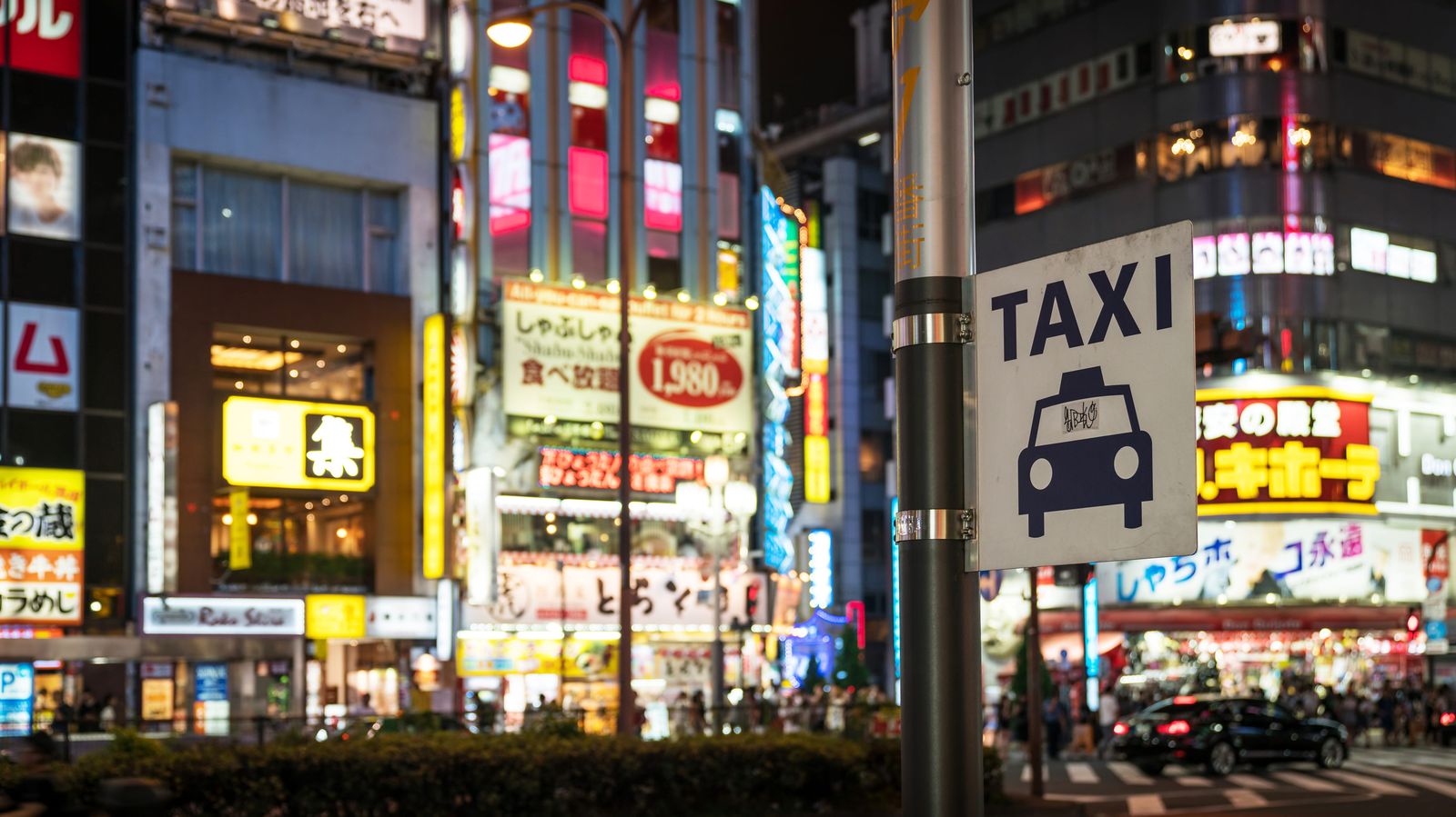 日本市區夜間計程車招呼站 TAXI 標誌