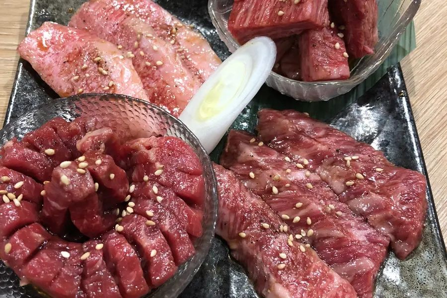 炭火焼肉 ととり