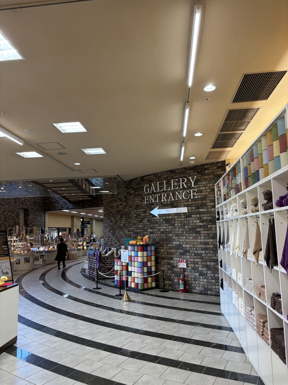 毛巾美術館付費畫廊入口與館內動線