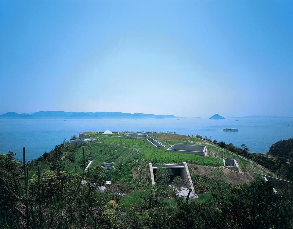 直島地中美術館的地下建築與瀨戶內海