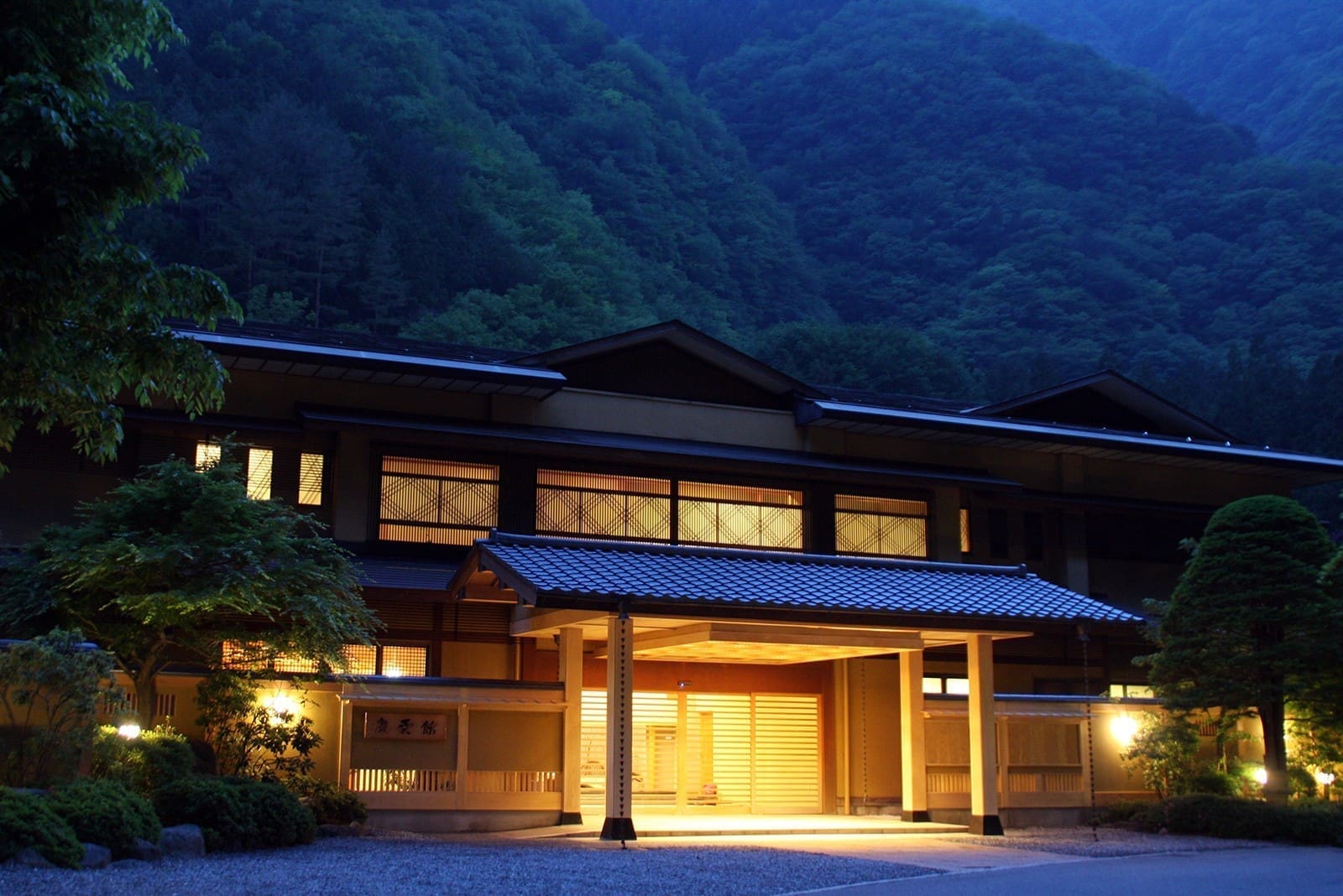 世界最古老溫泉旅館！日本山梨縣慶雲館（西山溫泉）深度體驗