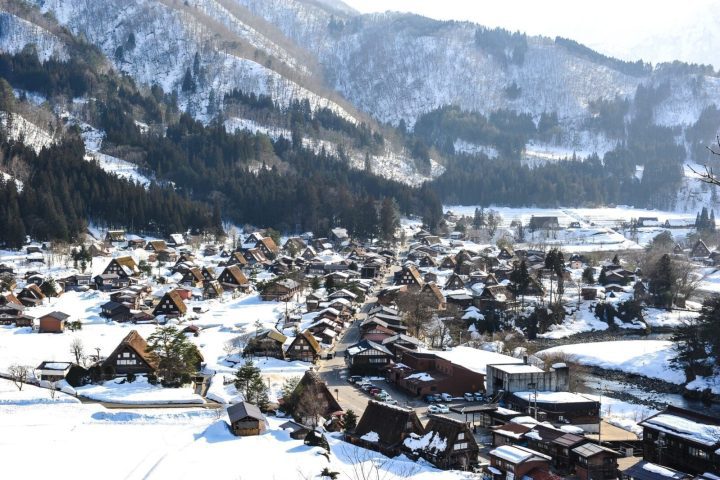 日本冬季景點怎麼選？賞雪、溫泉、燈光秀與冬蟹的地區指南