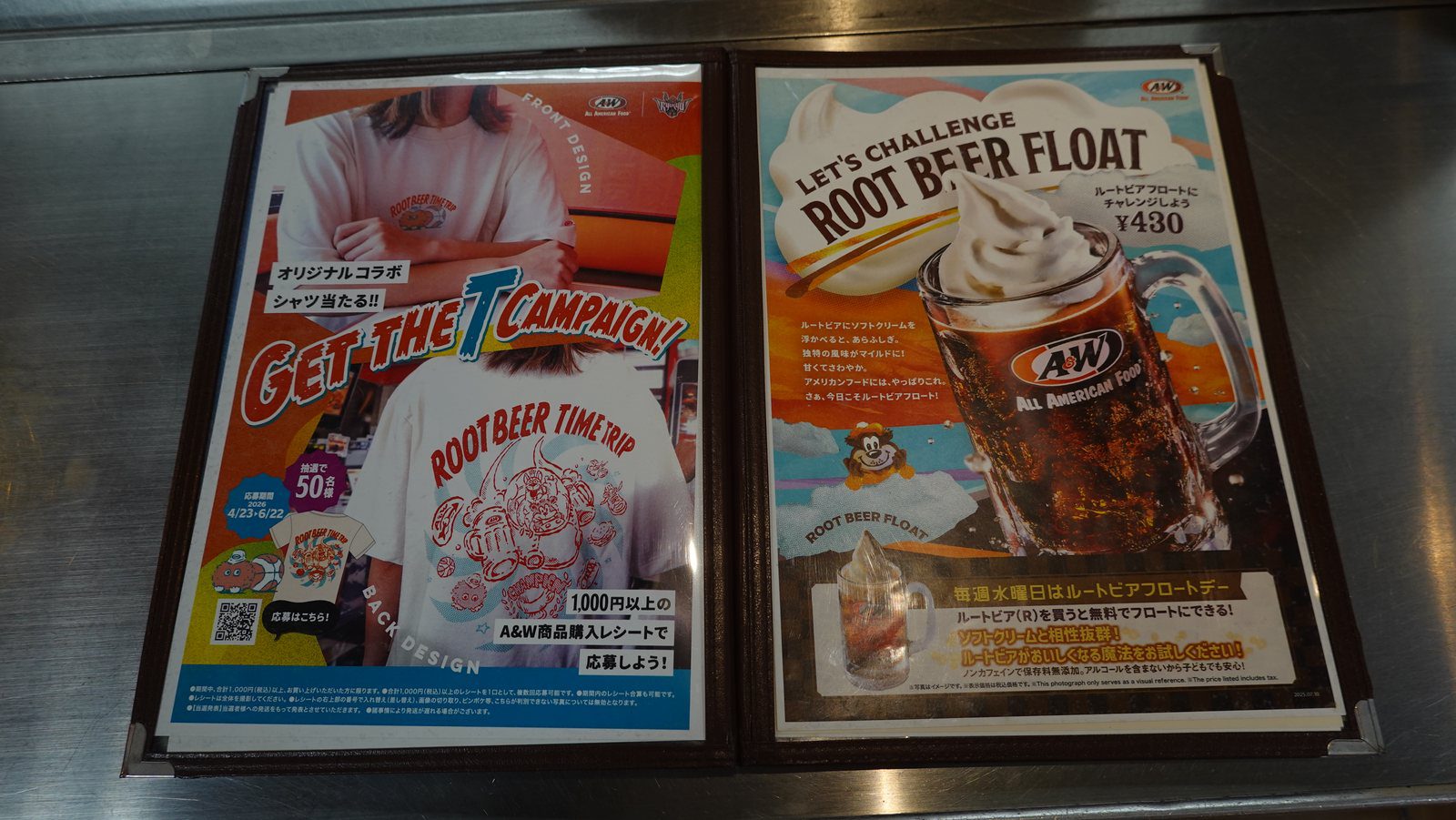 A&W 牧港店桌面立牌上的 Root Beer Float 與限定飲品介紹