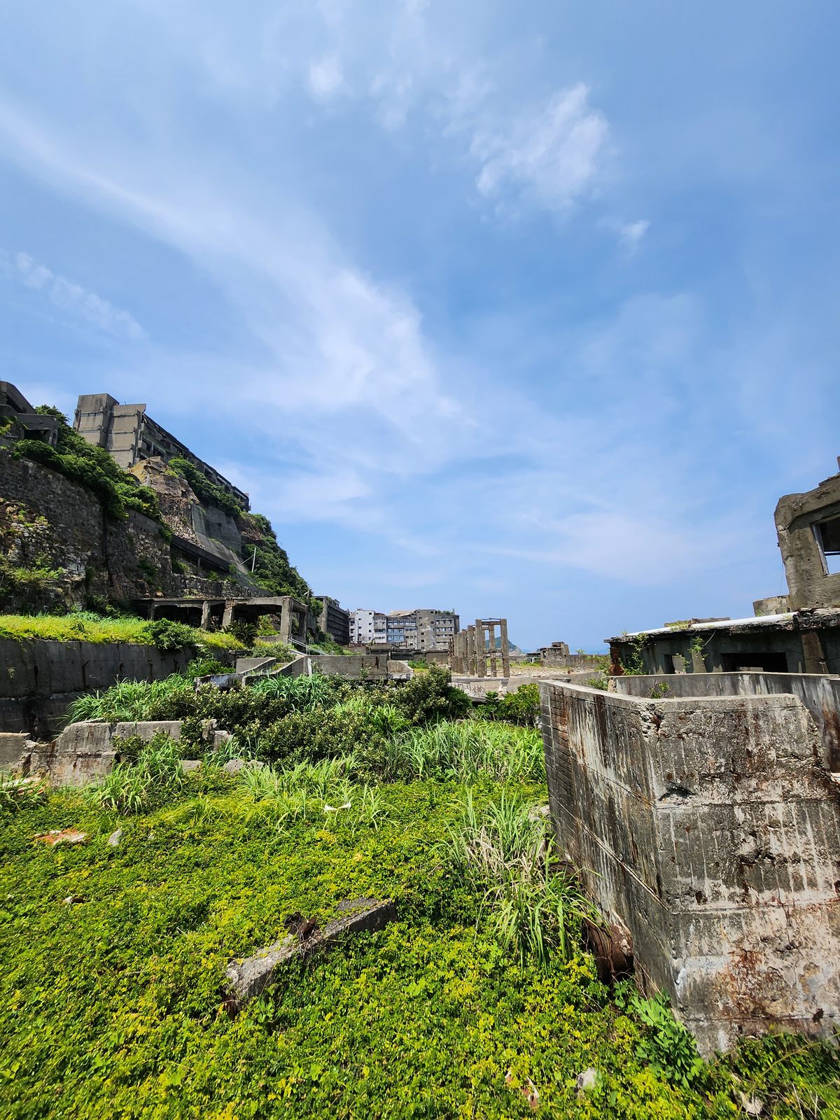 軍艦島山坡上的建築遺構