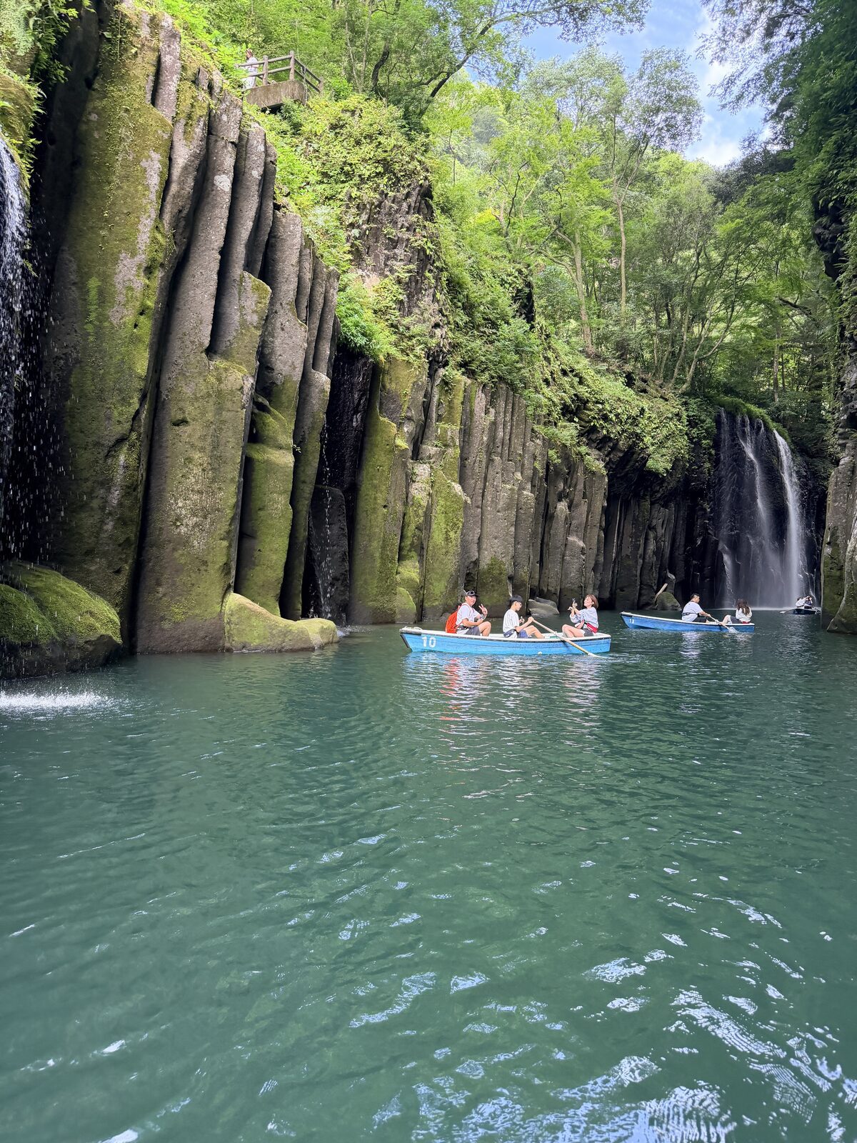 划船視角看高千穗峽柱狀節理、真名井瀑布與水上旅客
