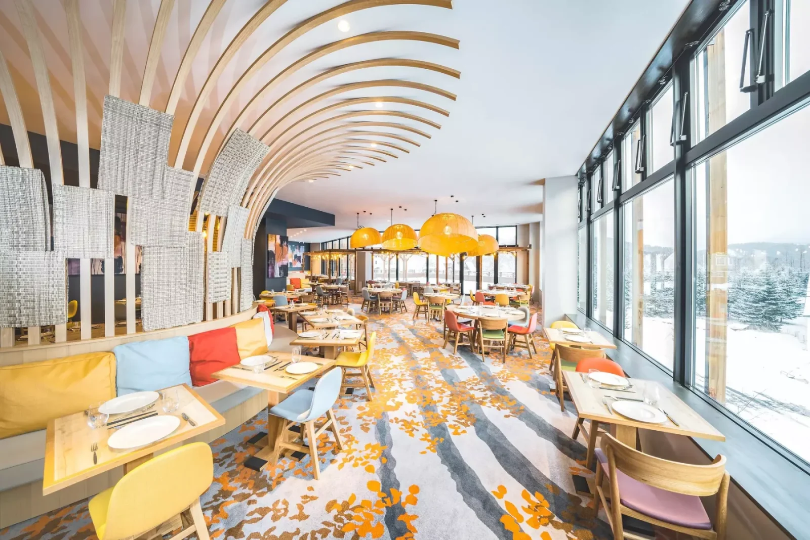 北海道 Tomamu 滑雪度假村｜Club Med Tomamu 餐廳用餐空間