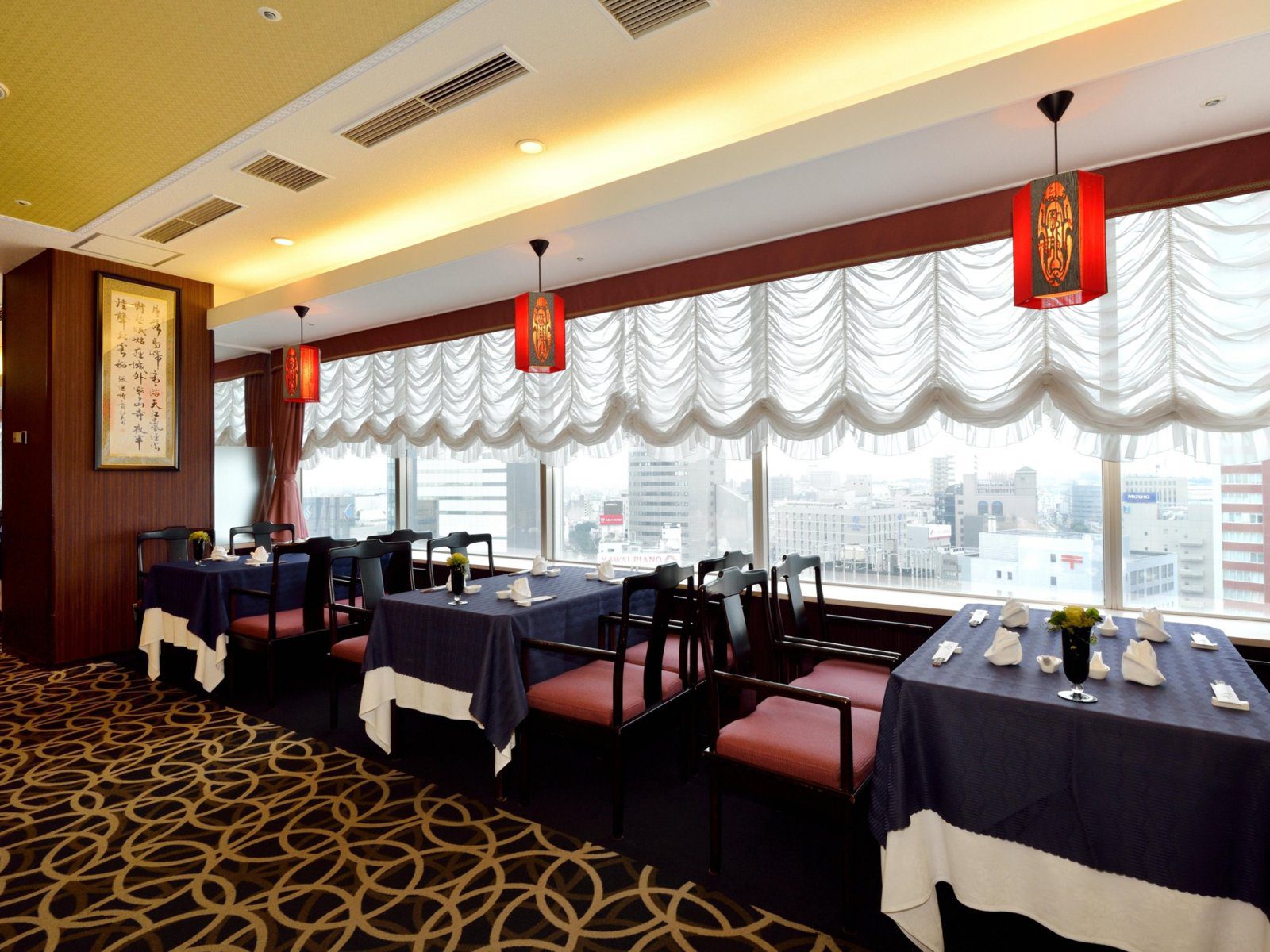 ANA 皇冠假日酒店濱松 14 樓餐廳窗外的濱松市區街景