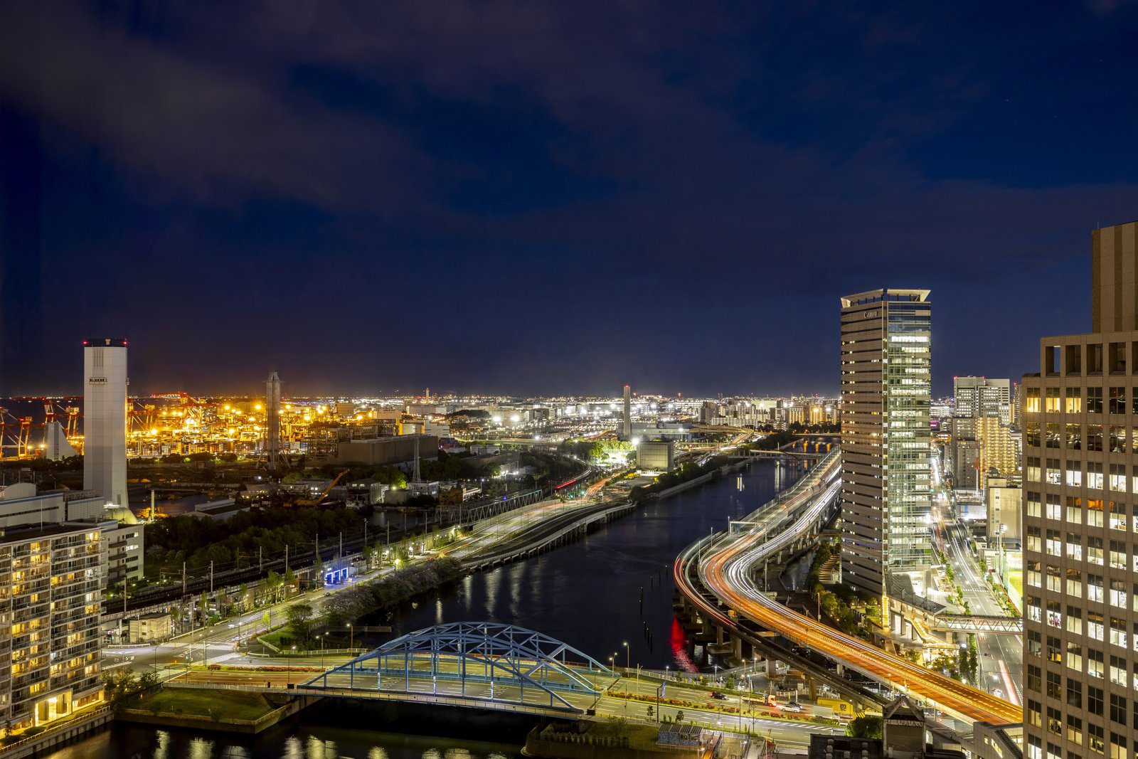 ANA 假日酒店東京灣 高樓層看出去的運河夜景