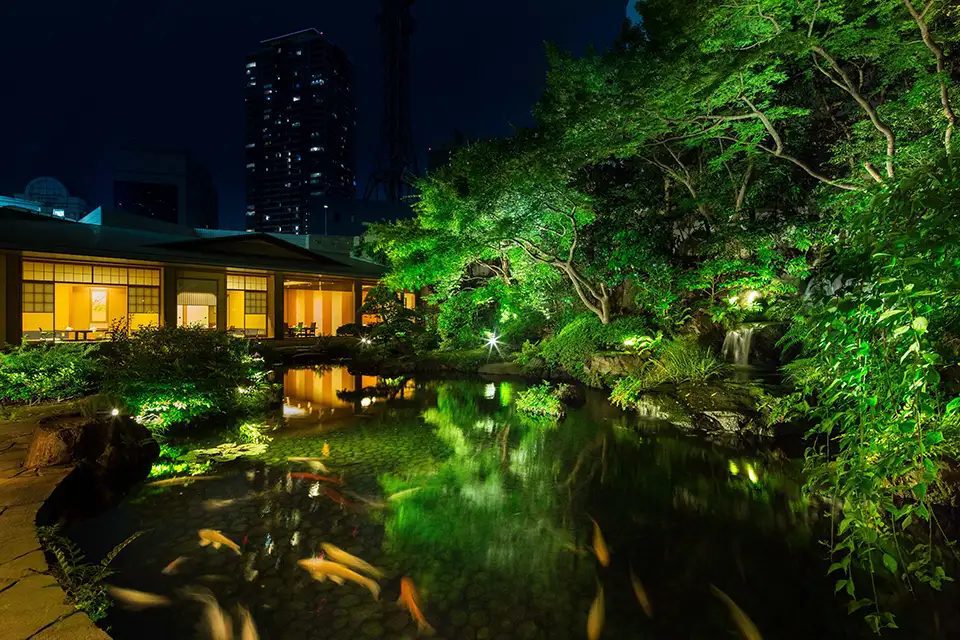 ANA 洲際酒店東京 日本料理「雲海」外的日本庭園夜景