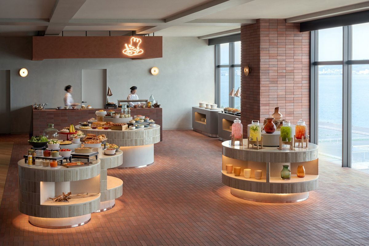 BEB5 門司港自助餐廳取餐區