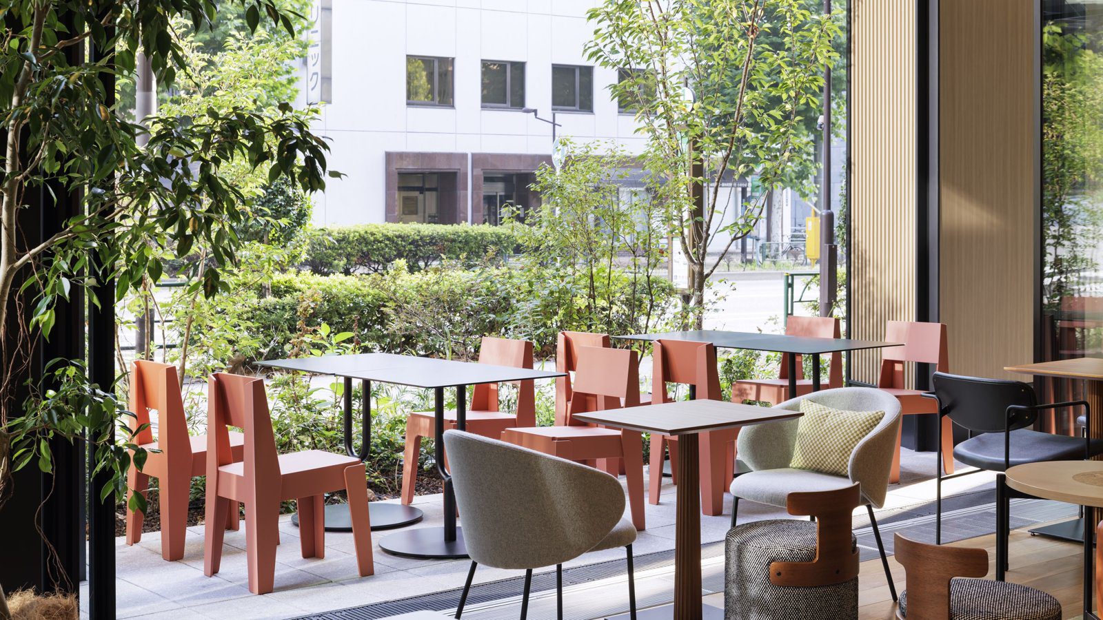 東京兜町凱悅嘉薈酒店 面向植栽的戶外座位區