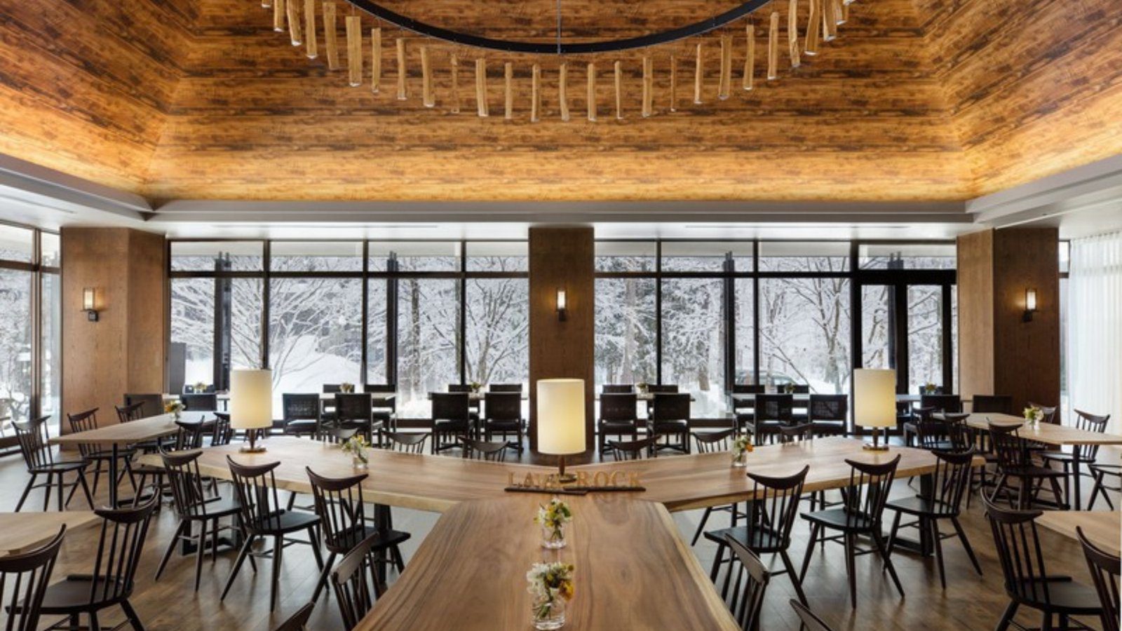 白馬萬怡酒店 雪景中的 LAVAROCK 餐廳