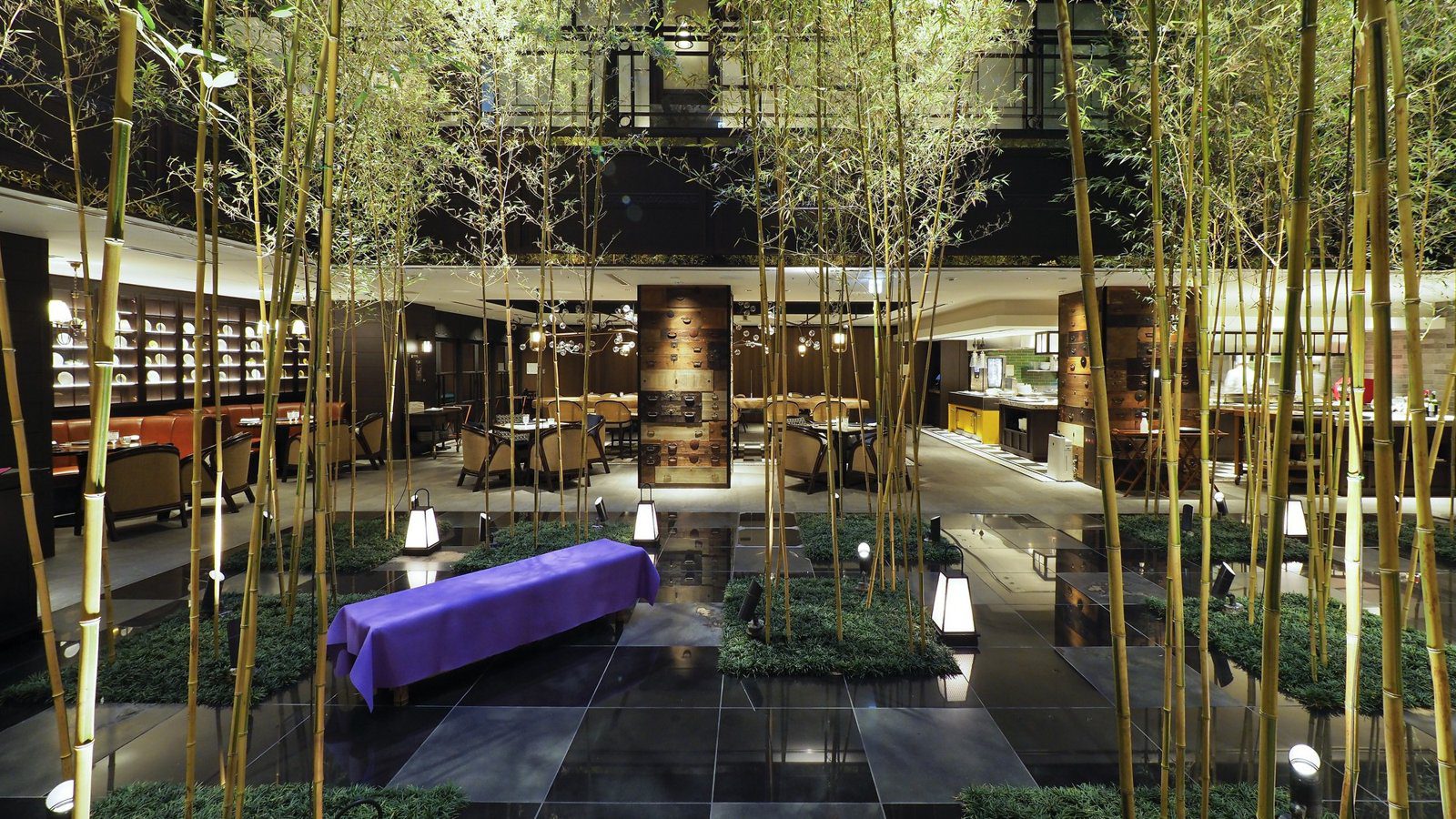 Dhawa 悠洛 京都 竹林中庭與後方的 GRILL 54TH
