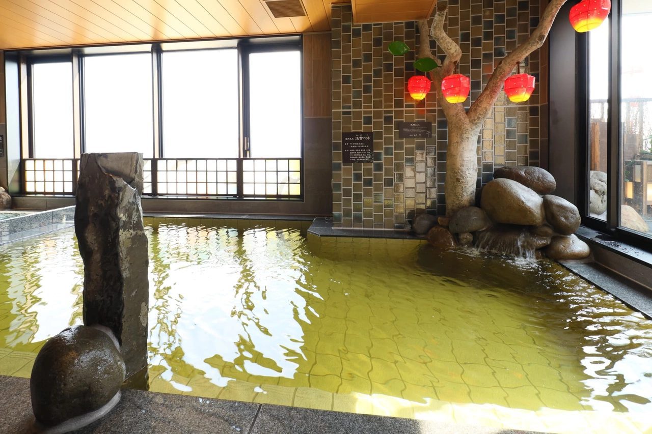 Dormy Inn 青森 13 樓的「淡雪之湯」與兩座壺湯
