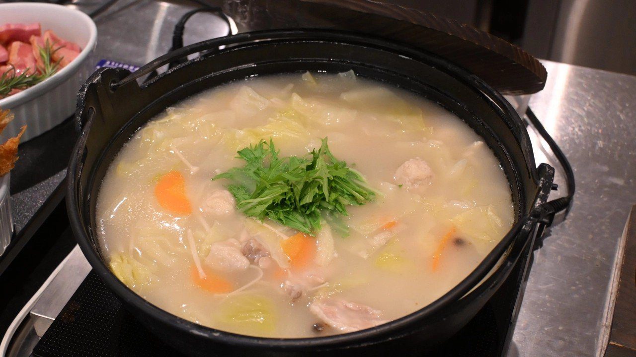 Dormy Inn 博多祇園 早餐的水炊雞湯鍋