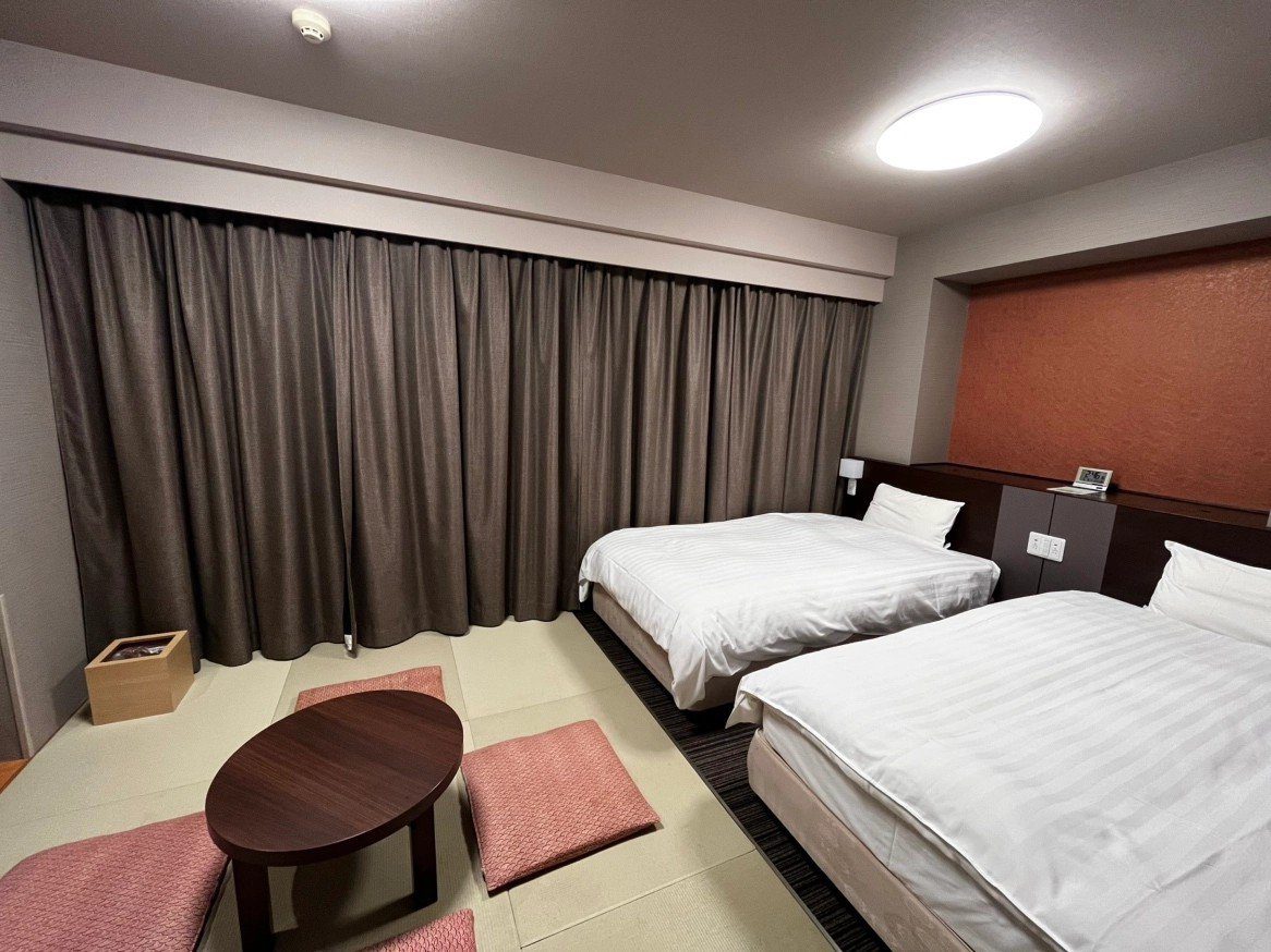 Dormy Inn 博多祇園 榻榻米區加兩張床的和洋室