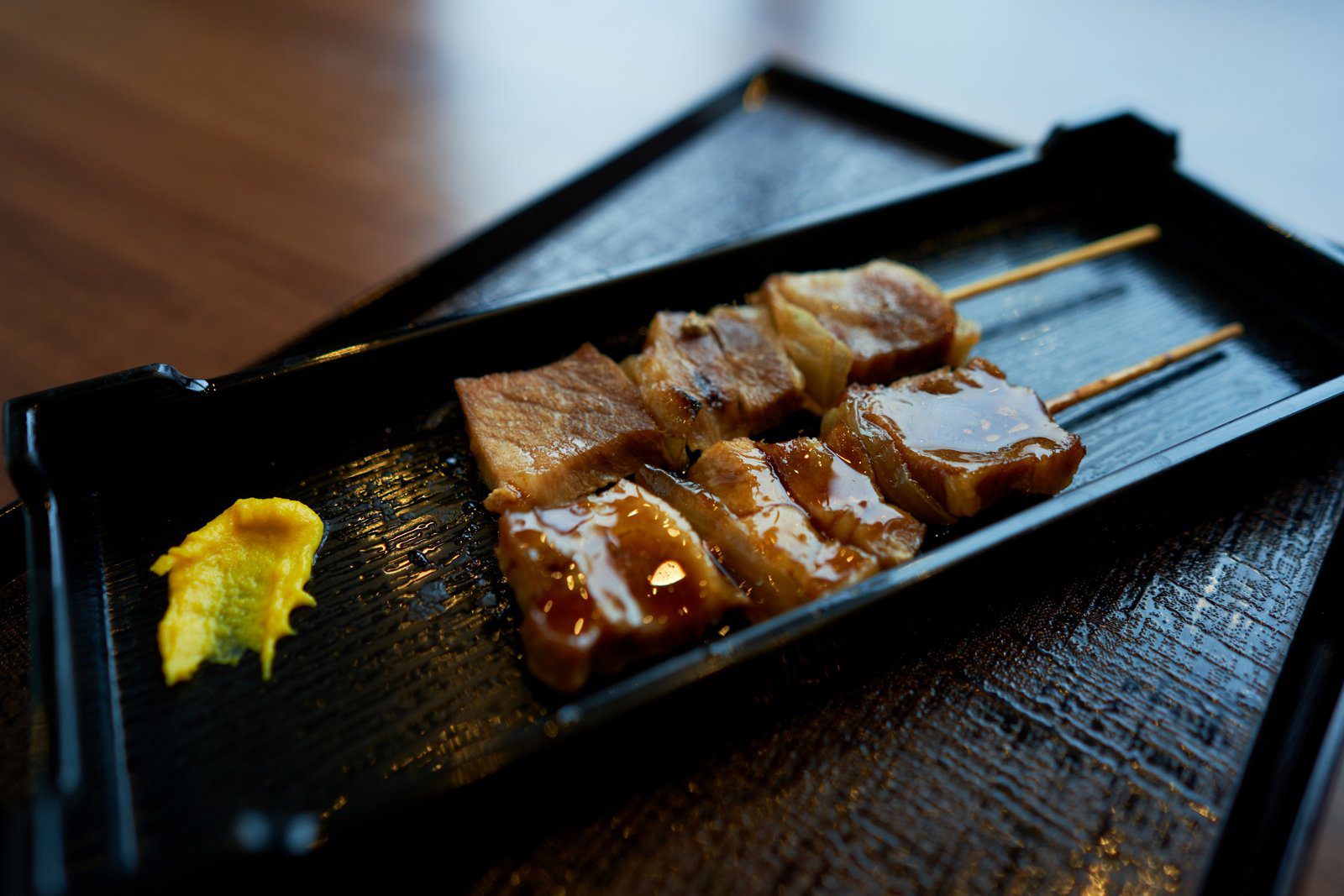 Dormy Inn 東室蘭 早餐的室蘭豬肉烤雞串與黃芥末