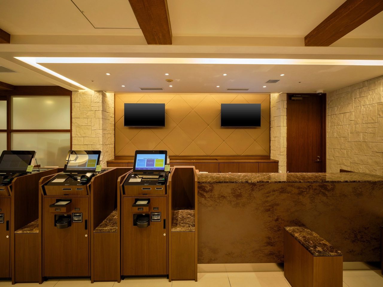 Dormy Inn 廣島 櫃台