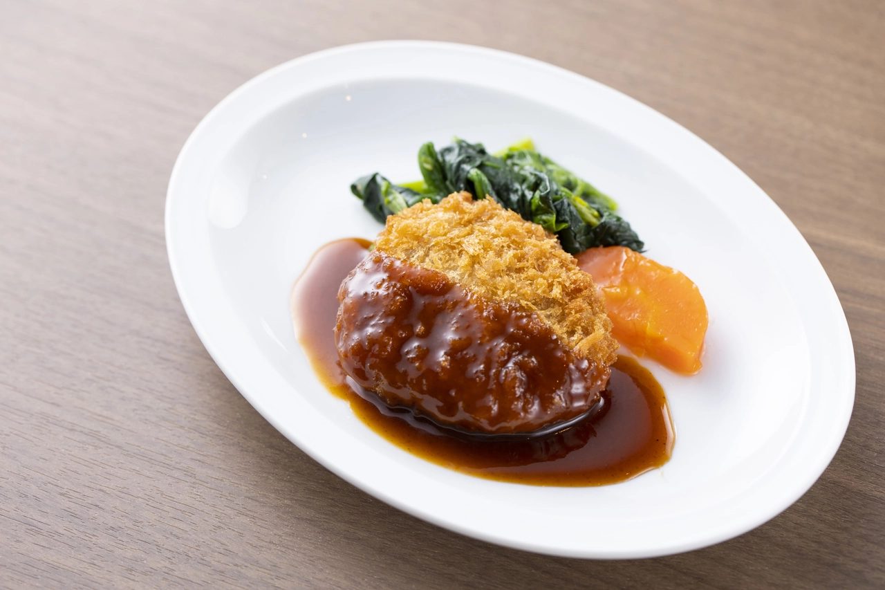 Dormy Inn 神戶元町 早餐的播磨牛牛丼與炸牛排