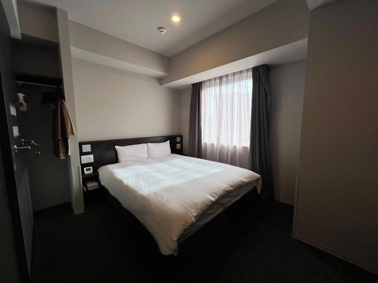 Dormy Inn 高知 放一張 Queen 床的客房