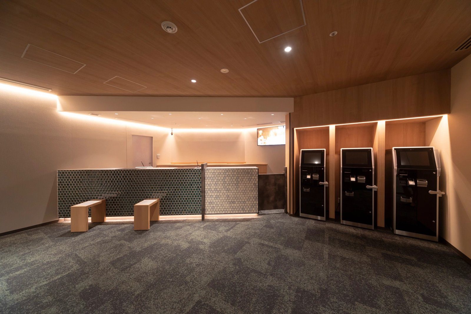 Dormy Inn 後樂園 櫃台與自助入住機