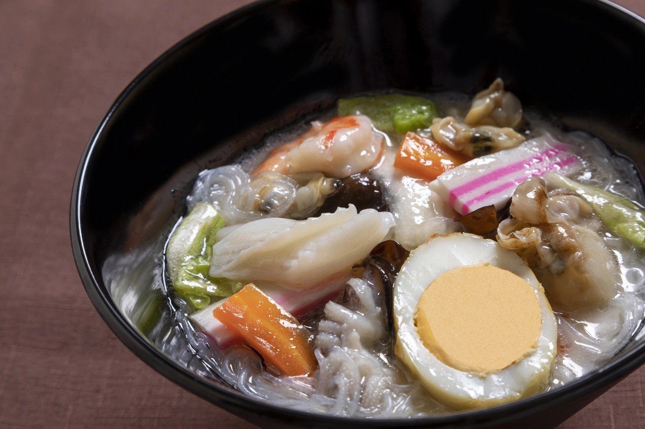 Dormy Inn 熊本 早餐的熊本太平燕
