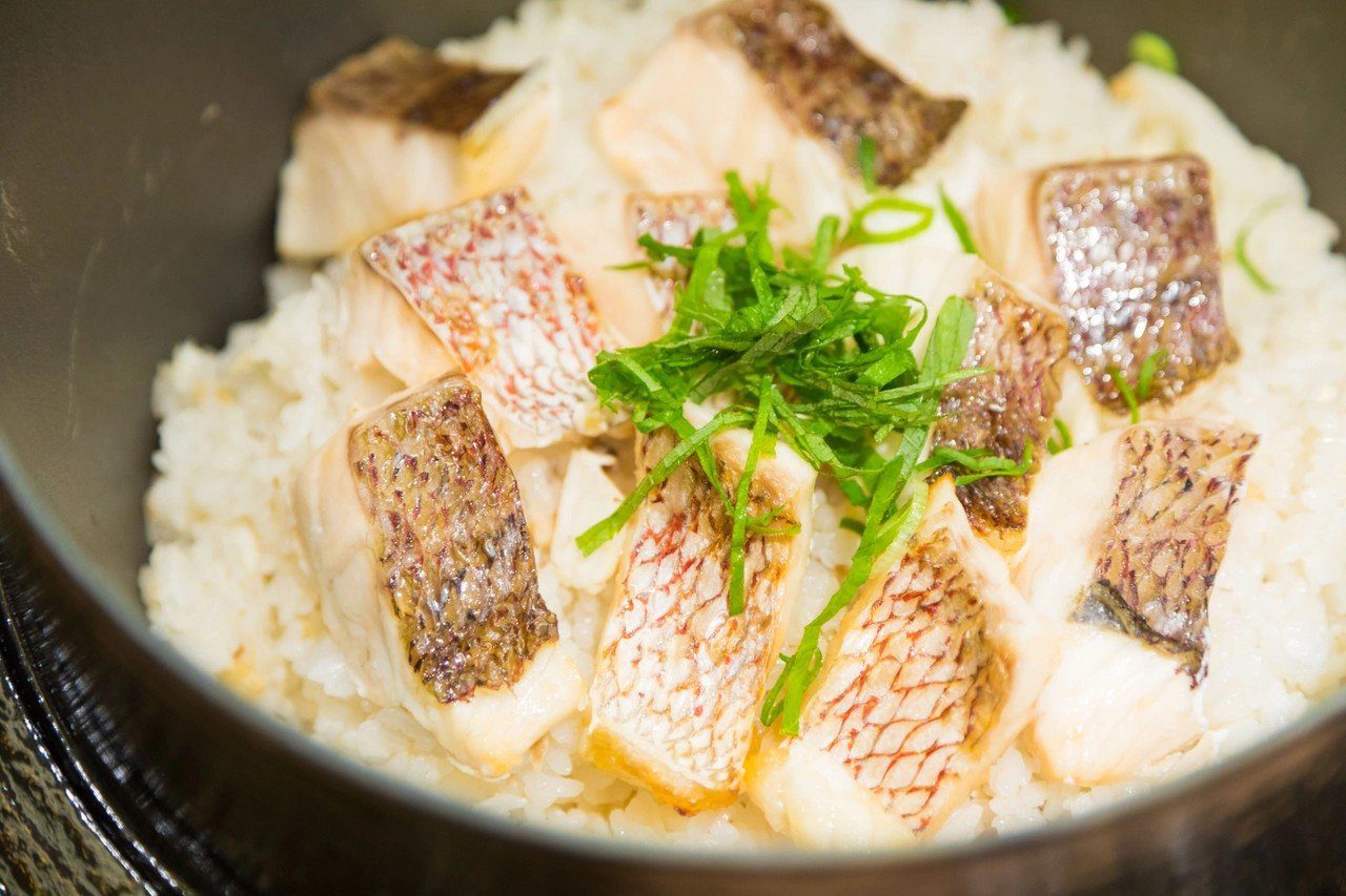 Dormy Inn 松山 早餐的鯛魚飯（烤鯛魚版本）