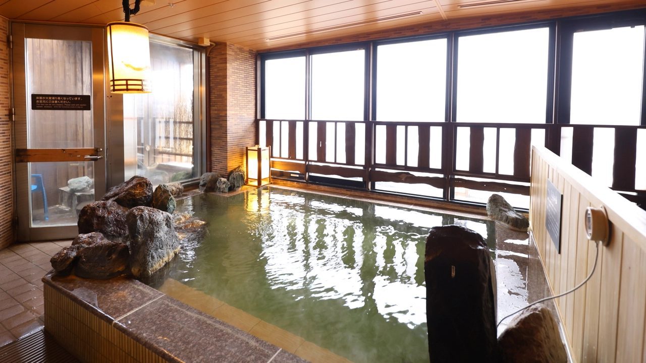 Dormy Inn 三島 12 樓的自家源泉與富士山