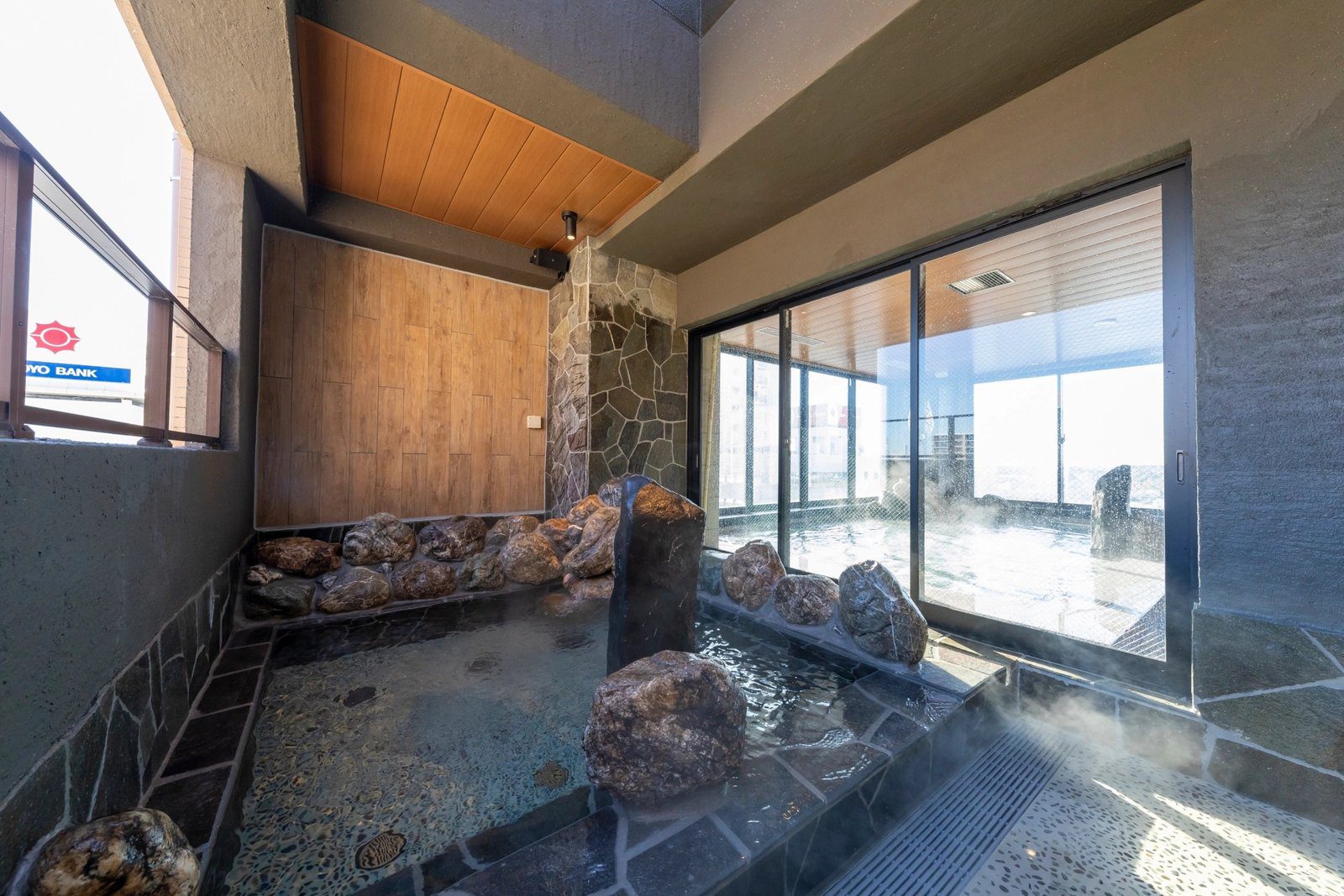 Dormy Inn 水戶 頂樓的石砌露天風呂