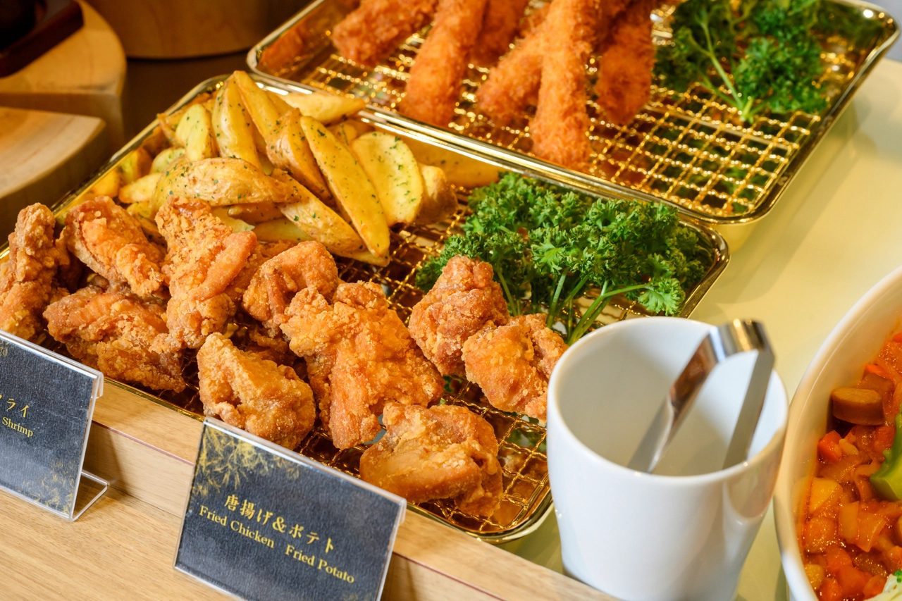 Dormy Inn PREMIUM 銀座 早餐的炸物區