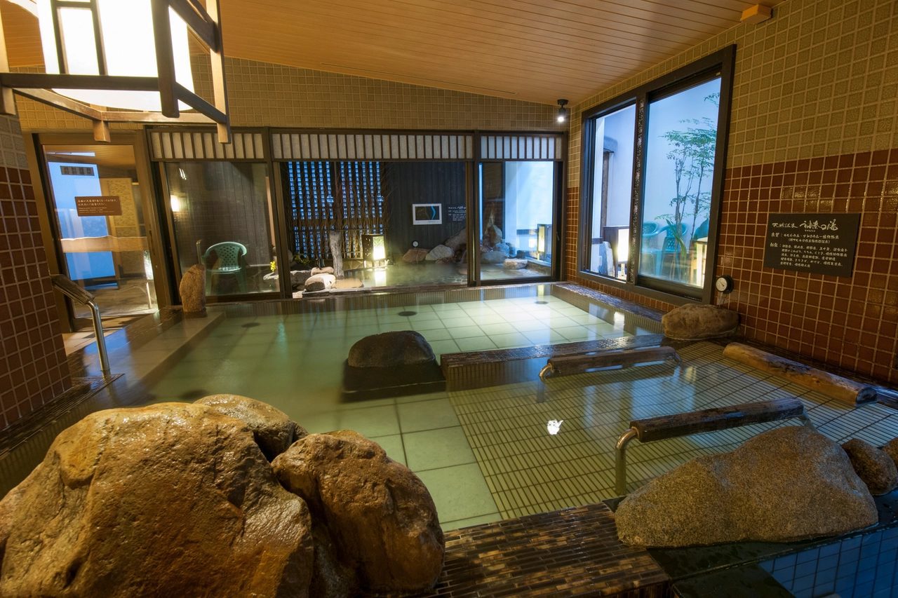 Dormy Inn PREMIUM 博多・Canal City 前 內湯的石組