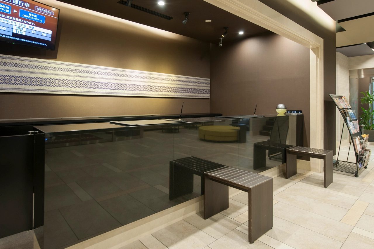 Dormy Inn PREMIUM 博多・Canal City 前 大廳與櫃台