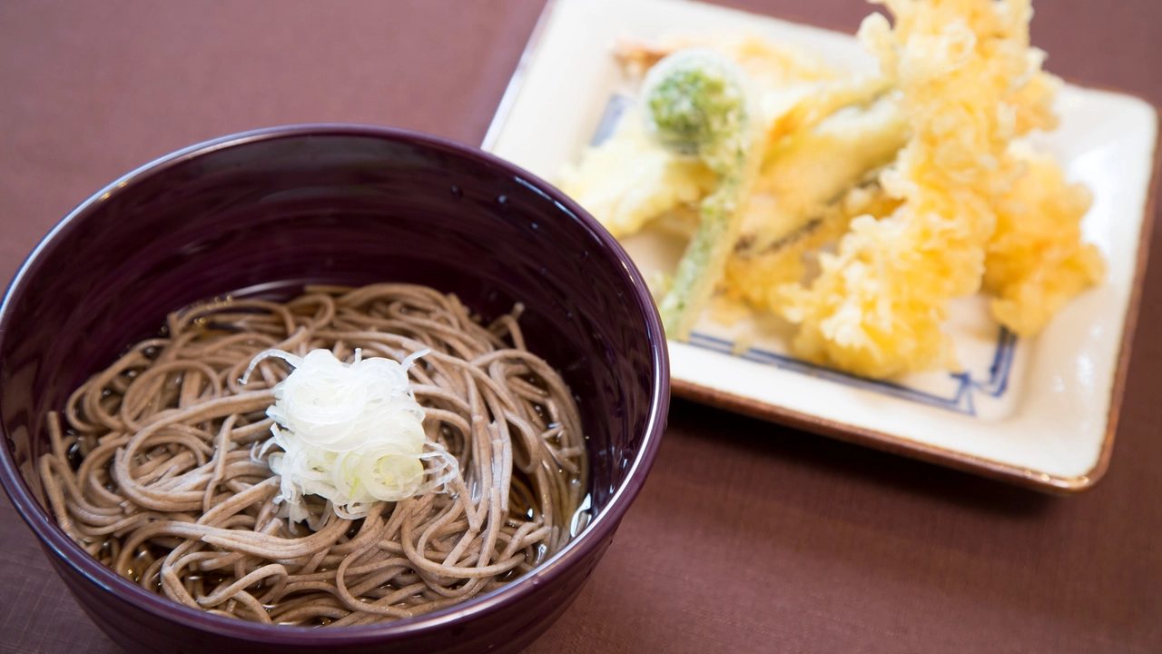 Dormy Inn PREMIUM 神田 早餐的天婦羅與蕎麥麵