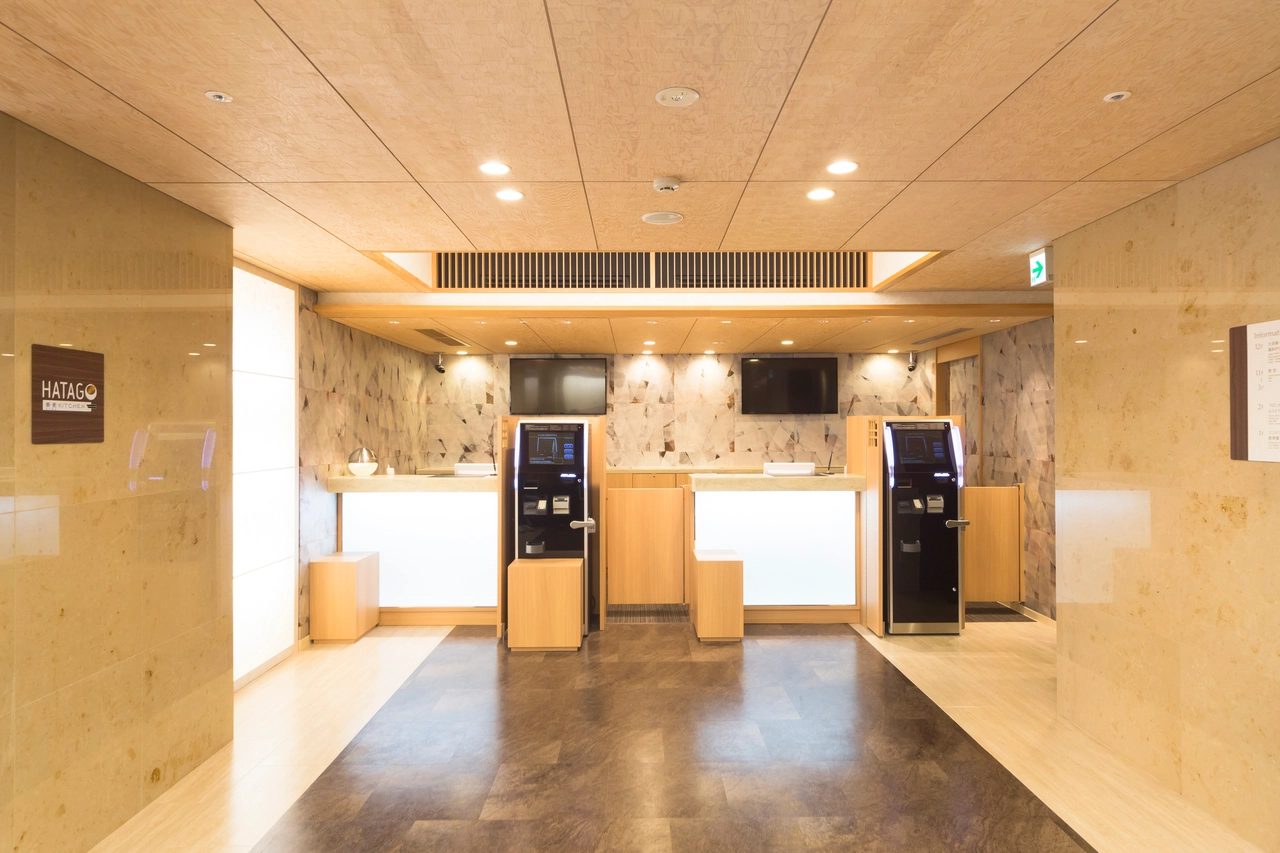 Dormy Inn PREMIUM 神田 大廳與櫃台