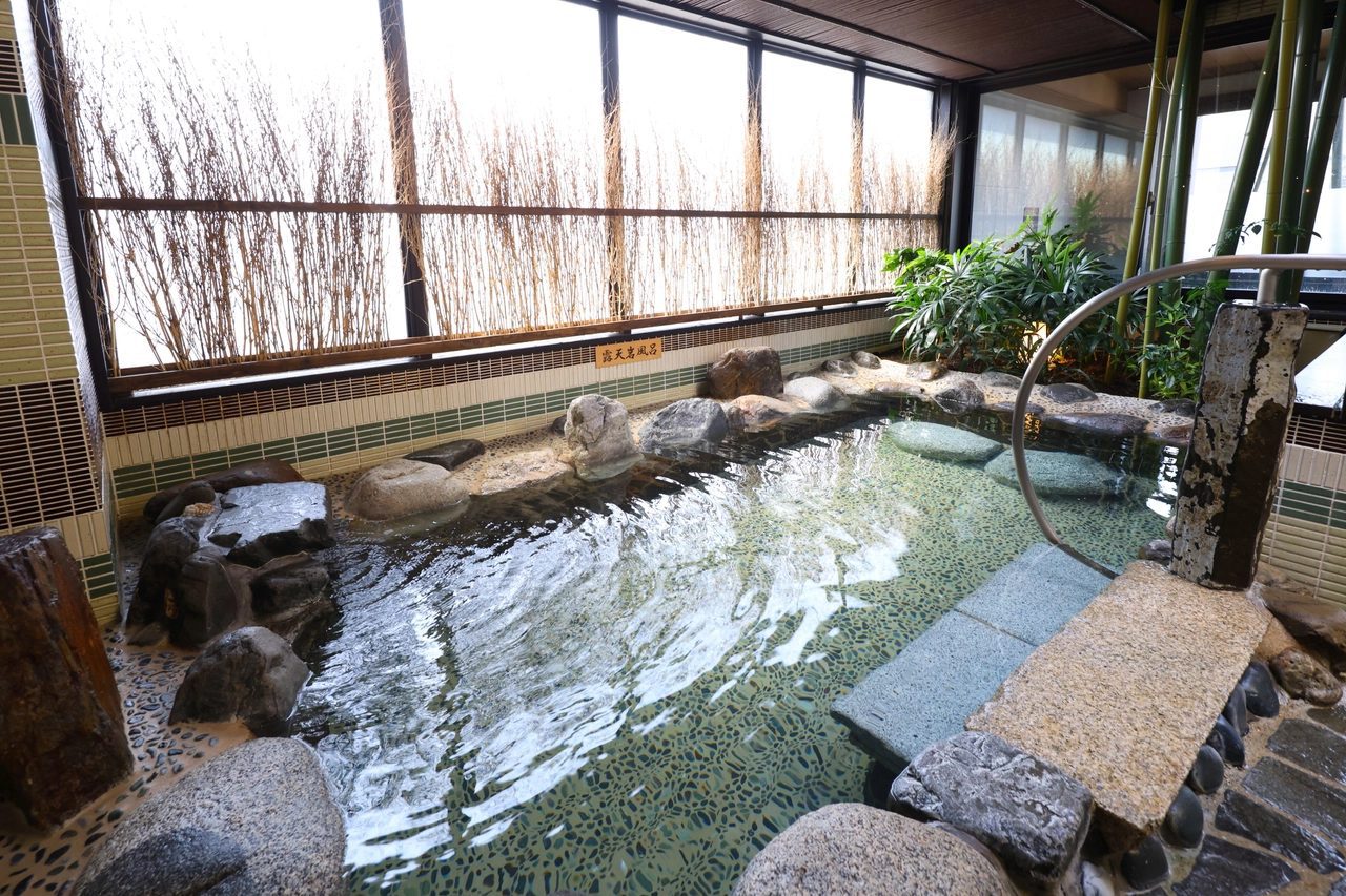Dormy Inn PREMIUM 京都站前 露天風呂的庭園