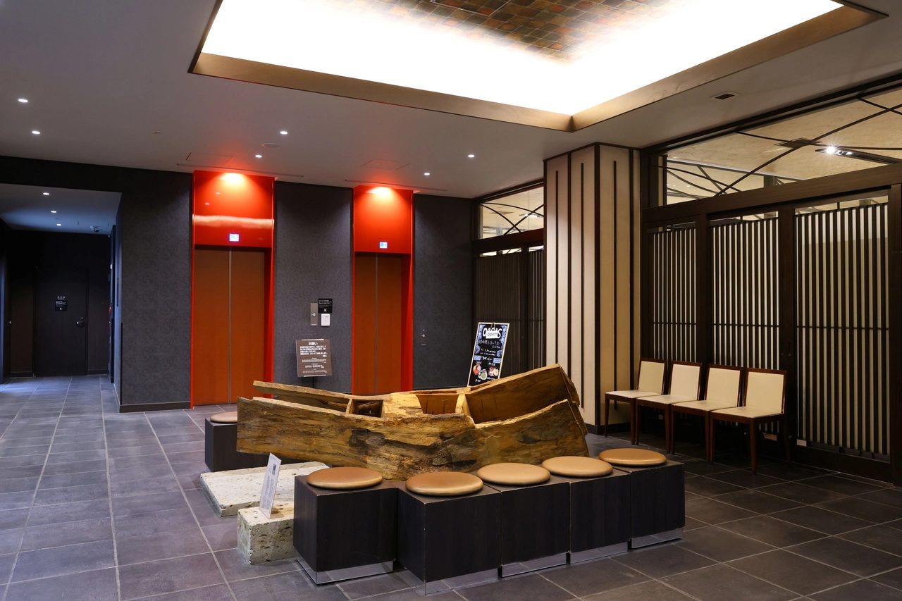 Dormy Inn PREMIUM 京都站前 大廳休息區